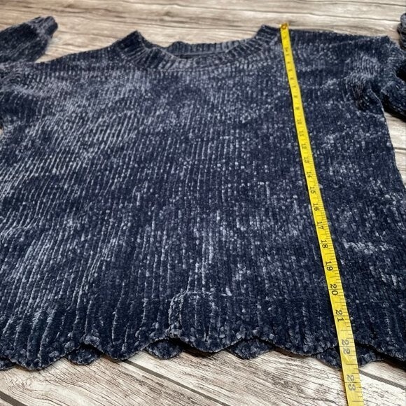 Unbranded Chenille Long Sleeved Dusty Blue Sweater with Scalloped Hem Small SM S - Picture 9 of 10